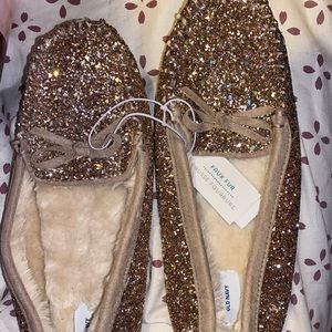 never worn old navy moccasins